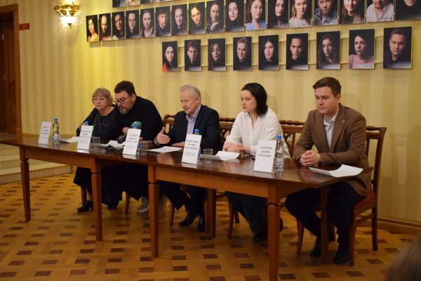 Главный режиссер Театра драмы им. В. Савина: Спектакль 