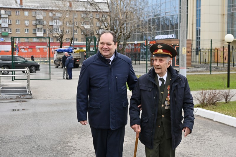 Ветеран Великой Отечественной войны Николай Рочев отправился в Москву на парад 