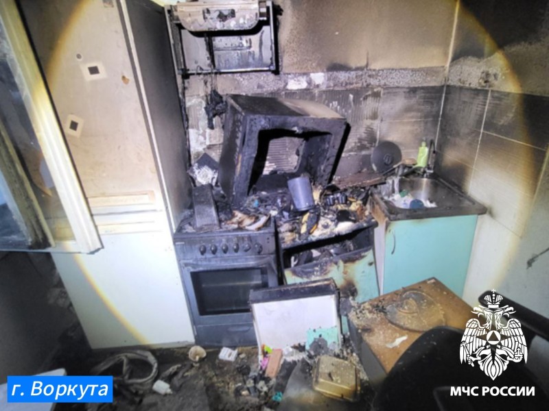 В Воркуте из горящего дома эвакуировали 33 человека