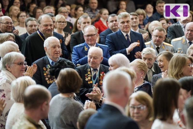 "Мы не думали, что совершаем подвиг, мы просто защищали свою землю": в Сыктывкаре прошло торжественное собрание в честь 80-летия Победы