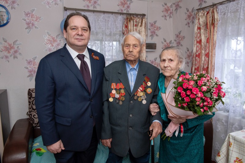 "Единая Россия" проводит традиционную акцию "Подарок ветерану"

