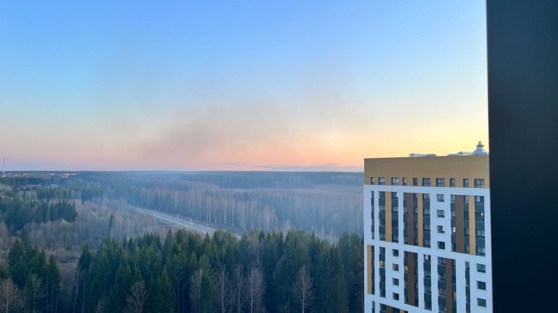 В Сыктывкаре горит ангар в районе совхоза “Пригородный”