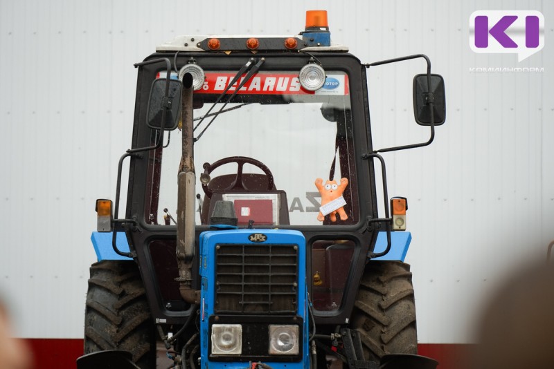 В Сыктывкаре 9 жителей, страдающих алкоголизмом и наркоманией, лишены права управления тракторами
