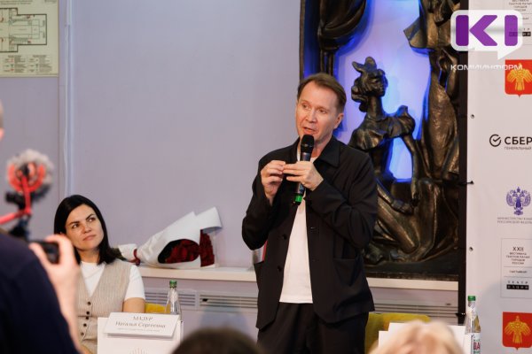 Народный артист РФ Евгений Миронов рассказал сыктывкарцам, почему врачи и учителя уйдут, а артисты останутся 