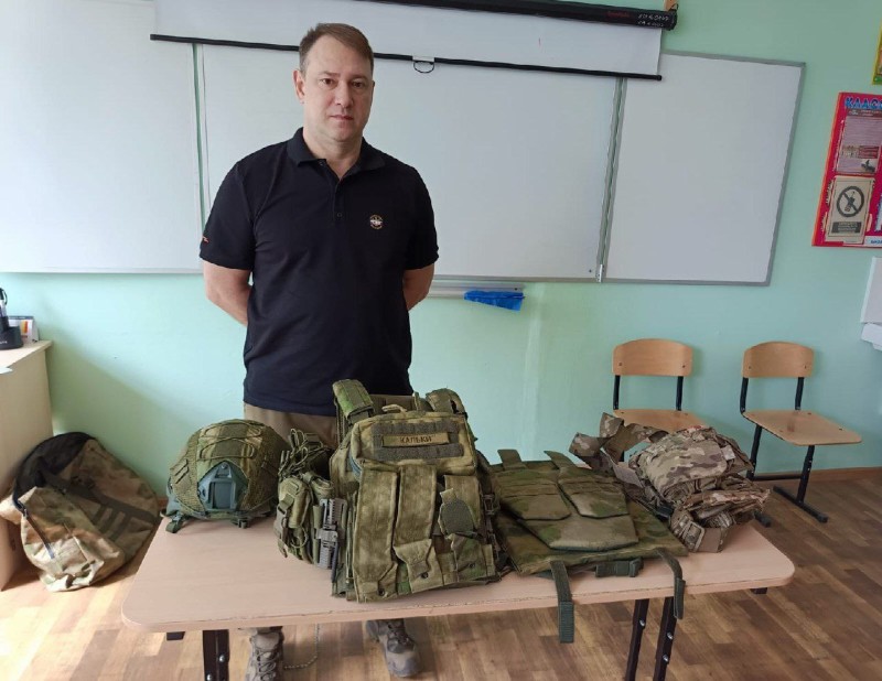 "Единая Россия" проводит для школьников занятия по начальной военной подготовке

