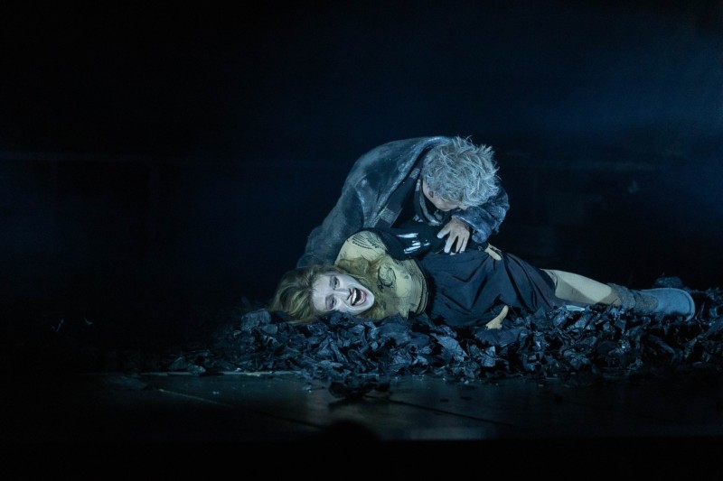 Дискотека и семейные отношения: чему был посвящен третий конкурсный день Фестиваля театров малых городов России

