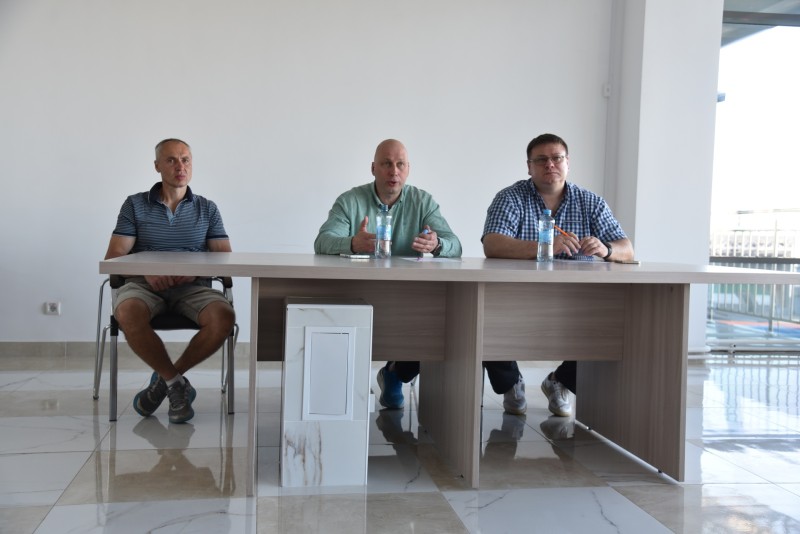 Новый тренер ХК "Строитель" встретился со своими подопечными