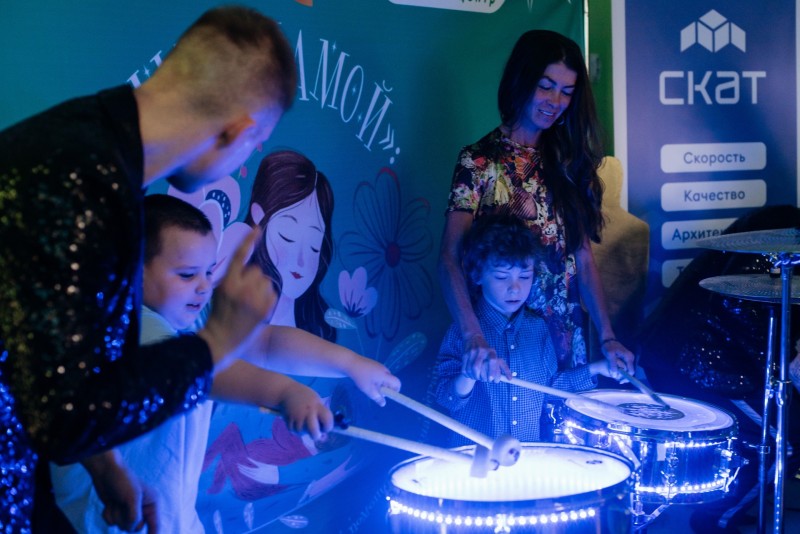 В Сыктывкаре подвели итоги социального проекта для особенных семей "Быть мамой"

