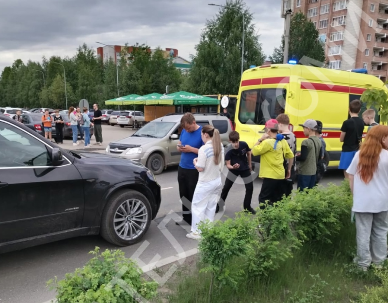 В Ухте сбили двух девочек, которые перебегали дорогу в неположенном месте