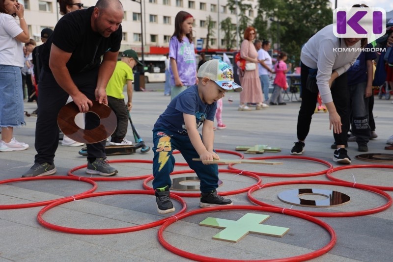Белая календула, гигантские шахматы и плэнер под открытым небом: как сыктывкарцы праздновали День города и России на культурных площадках 