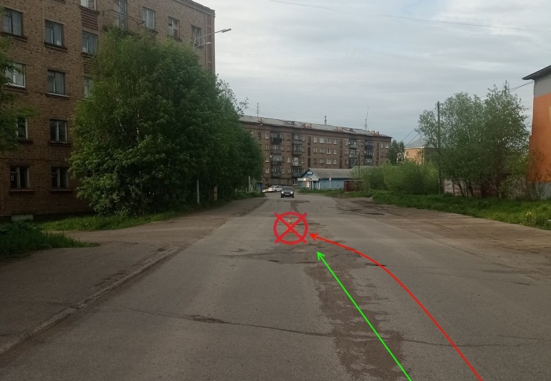 В Инте водитель электровелосипеда догнал ВАЗ и получил травмы