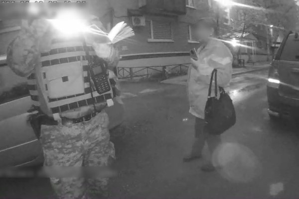 В Ухте росгвардейцы помогли женщине не стать жертвой мошенников

