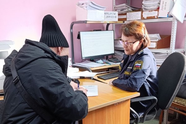 Должник в Ижме провел двое суток под арестом