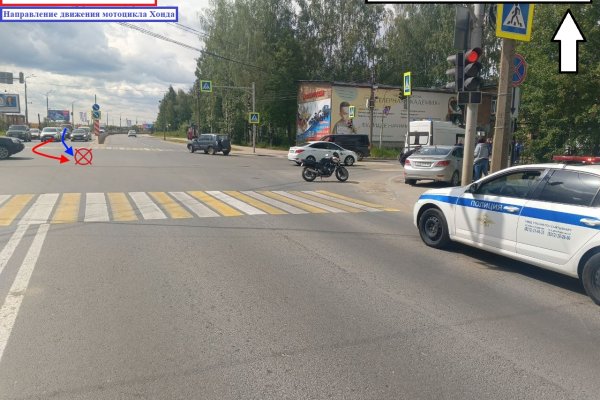 Мотоциклист попал в больницу после столкновения с автомобилем в Сыктывкаре