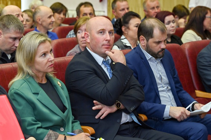 Ростислав Гольдштейн поручил Минсельхозу Коми перенять опыт Московской области в борьбе с борщевиком