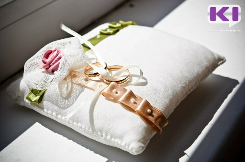 В День семьи, любви и верности в Коми распишут 50 пар

