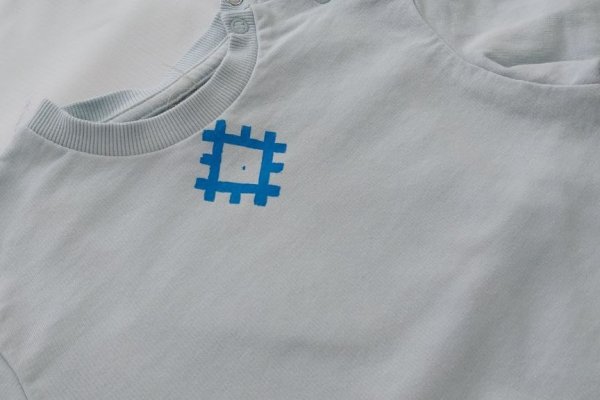 Буквы анбура Стефана Пермского появились на одежде и шоперах