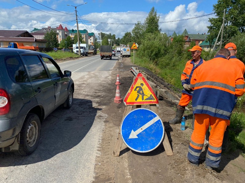 В Сыктывкаре из-за паводка вводят реверсивное движение по мосту через Дырнос