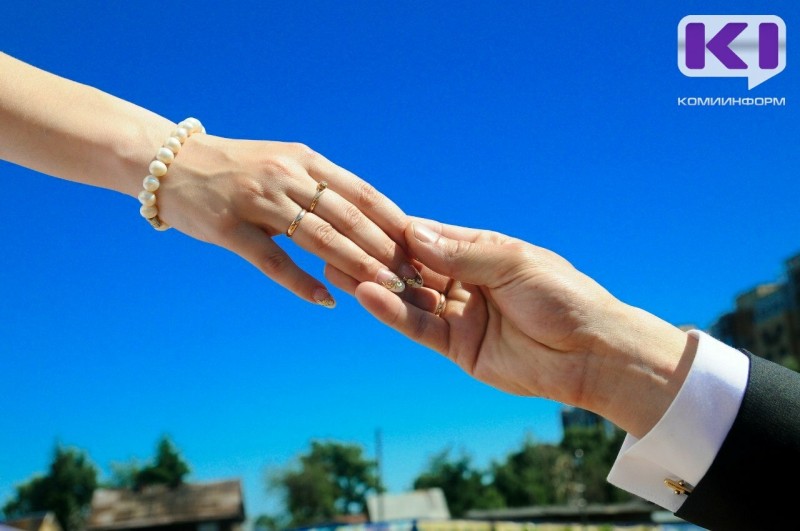 Каждый третий житель Коми встретил свою вторую половинку на работе