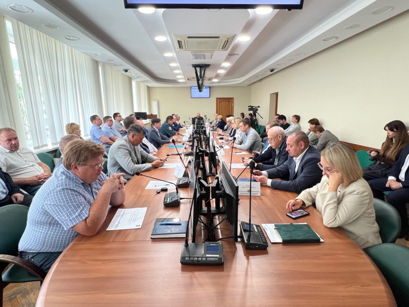 Владимир Голдин призвал довести до конца все народные проекты