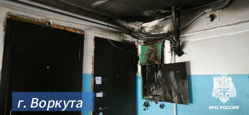 В Воркуте эвакуировали жильцов дома из-за пожара в электрощитке