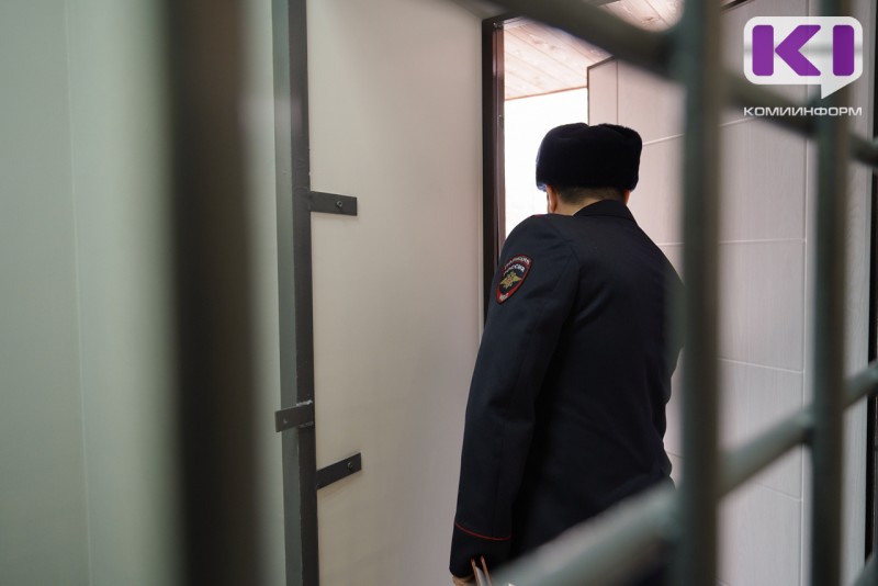 Арестован печорец, который сел на велосипед с подвесным двигателем в состоянии опьянения и без прав