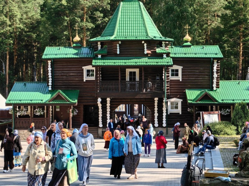 Паломники Сыктывкарской епархии посетили Екатеринбург и Алапаевск

