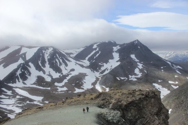 Туристов эвакуировали с горы Пайер на Полярном Урале
