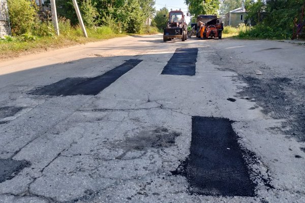 Сыктывкарские дорожники объяснили причину медленного ремонта дороги в Дырносе