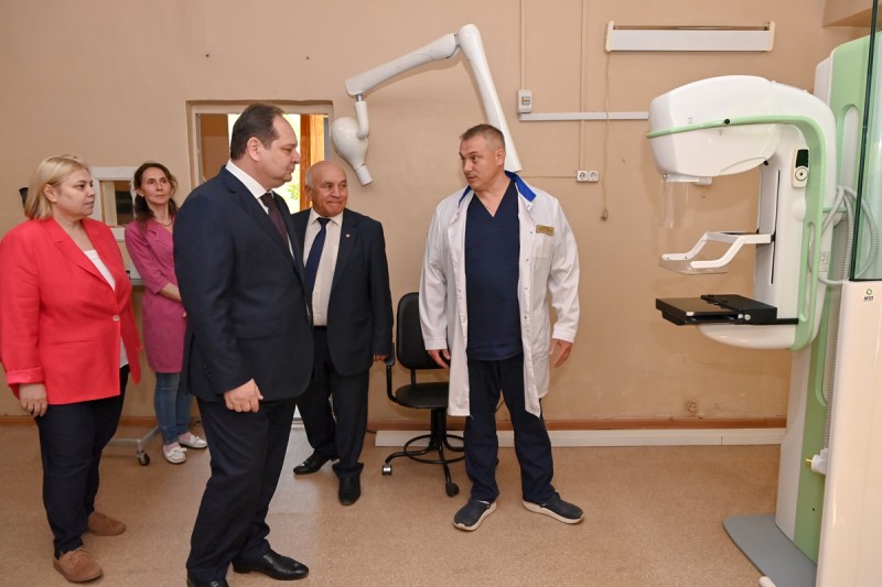 Медоборудование, кадры, ремонт: Ростислав Гольдштейн дал ряд неотложных поручений по итогам инспекции Удорской ЦРБ