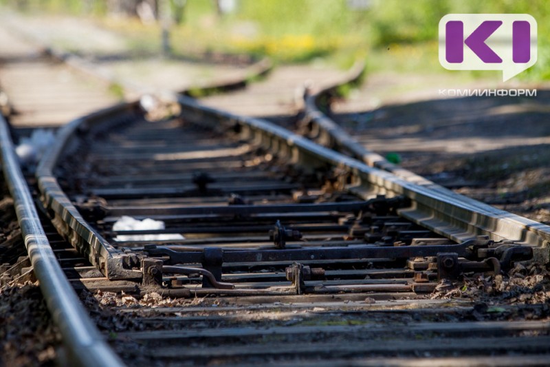 Мужчина погиб под колесами поезда в сыктывкарском местечке Емваль 