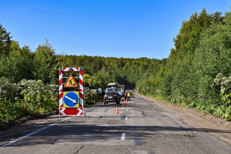 Ростислав Гольдштейн проинспектировал ремонт дорог в Усть-Куломском районе