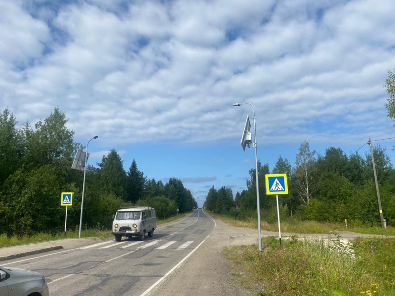 По иску прокуратуры на участке автодороги в Троицко-Печорске установили освещение