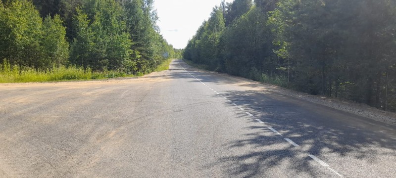 В Прилузском районе ремонтируют 5,7 км дороги до границы с Кировской областью

