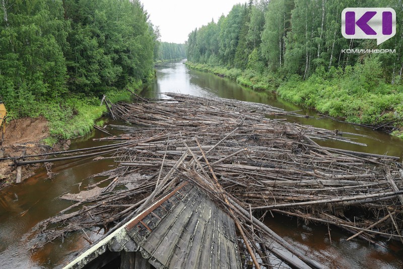 Сыктывкарский ЛПК взял на контроль расчистку р.Сысола в районе п.Кажым