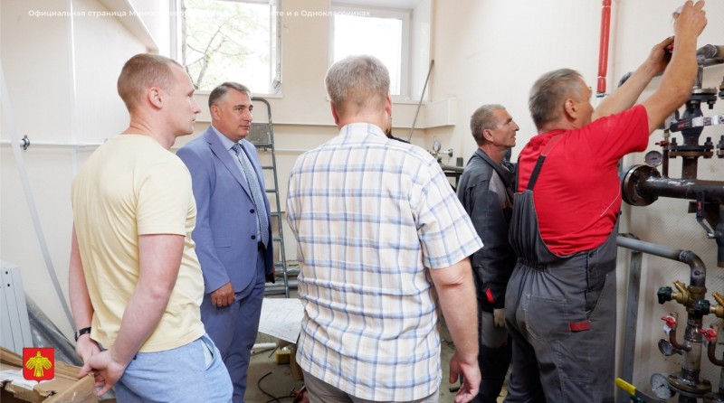 Подрядчик привлек дополнительных рабочих для ремонта Дворца бракосочетания в Сыктывкаре