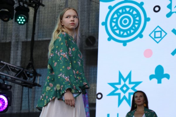 Традиции и современность: в Сыктывкаре прошел показ этномоды