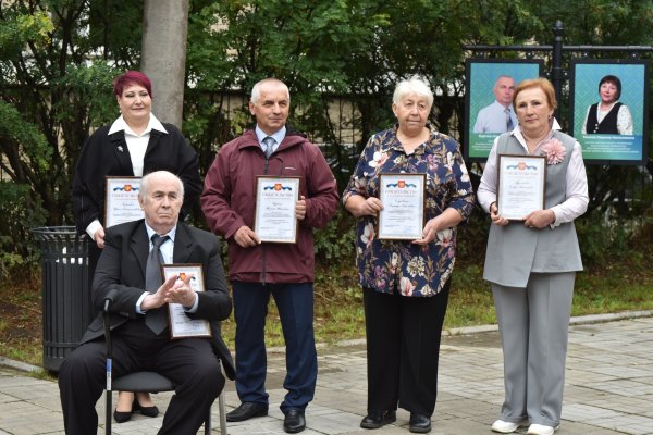 24 героя: в столице Коми обновили Аллею педагогической славы 
