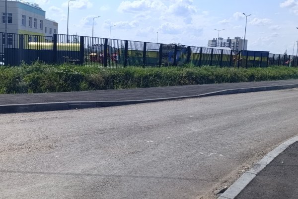 В м. Пичипашня Сыктывдинского района завершаются работы по укладке асфальтобетона и обустройству тротуаров