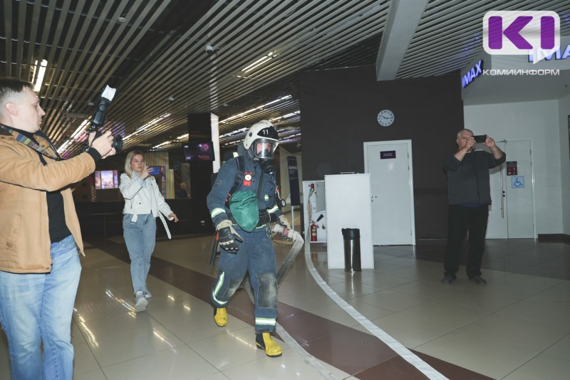 15 кинозрителей "спасли" на пожаре в "Макси" - в Сыктывкаре прошли масштабные учения

