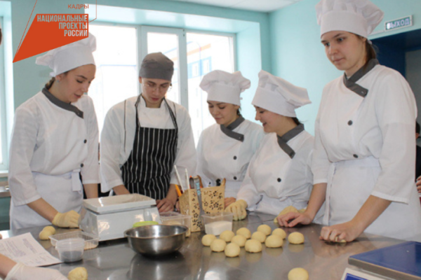 В Коми продолжается программа профобучения: более 120 человек начали осваивать востребованные в республике профессии