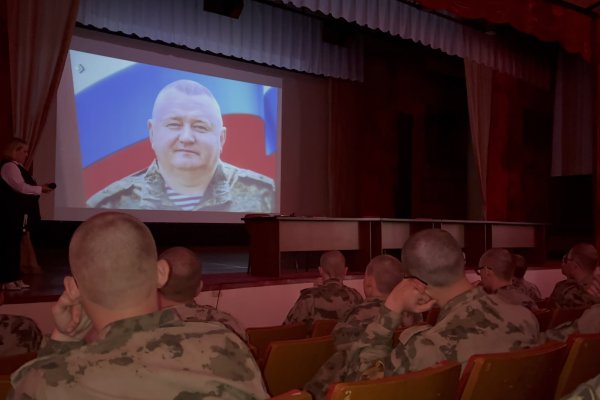 В Сыктывкаре вдова Героя Республики Коми майора Виталия Лифенко рассказала военнослужащим Росгвардии о жизни и подвиге своего супруга 