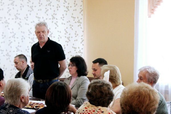 На Жешартском фанерном комбинате прошла встреча генерального директора с ветеранами завода