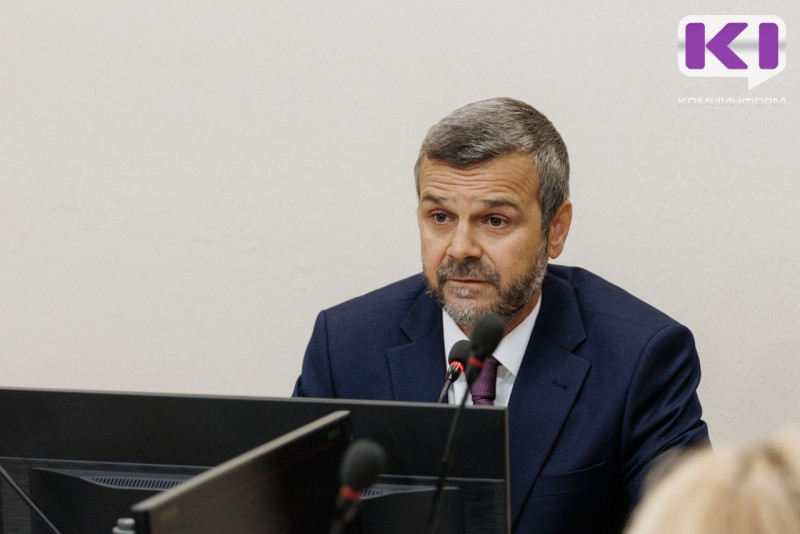 Директор Эжвинского "Жилкомхоза" уехал в Германию в период подготовки к осенне-зимнему сезону 