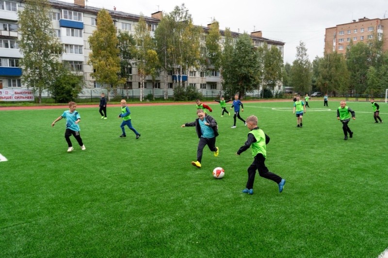 В Ухте открыли универсальную спортивную площадку