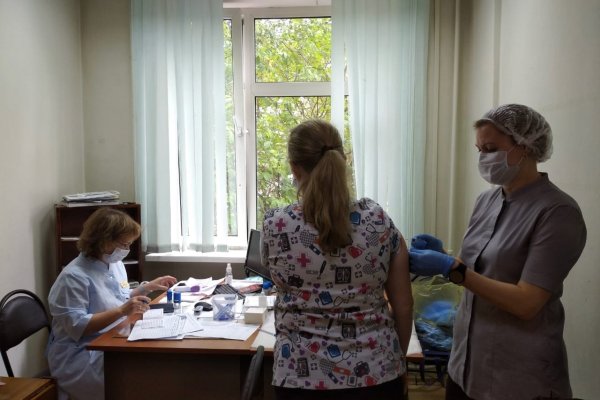 260 сотрудников Коми республиканской клинической больницы прошли вакцинацию от гриппа