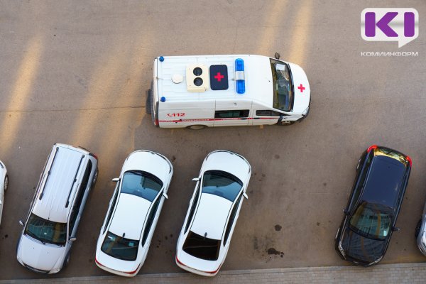 В Сосногорске мужчина решил разбить авто нового избранника бывшей жены и получил травму