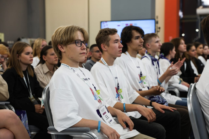 Проект старшеклассников из Коми вошел в пятерку лучших на Международном слете школьных команд "ШкИБ-Фест"