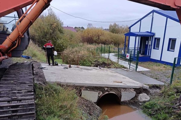 В интинском поселке Абезь благоустроили заезд к фельдшерско-акушерскому пункту
