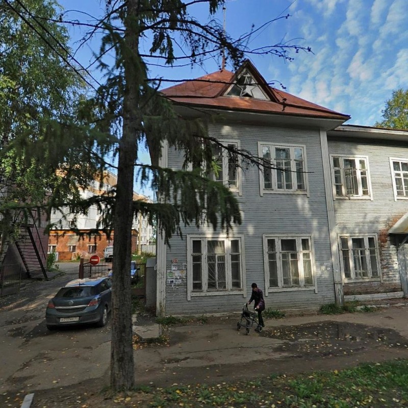 Сыктывкарская мэрия предлагает в аренду за 1 рубль здание "Школы рабочей молодежи"